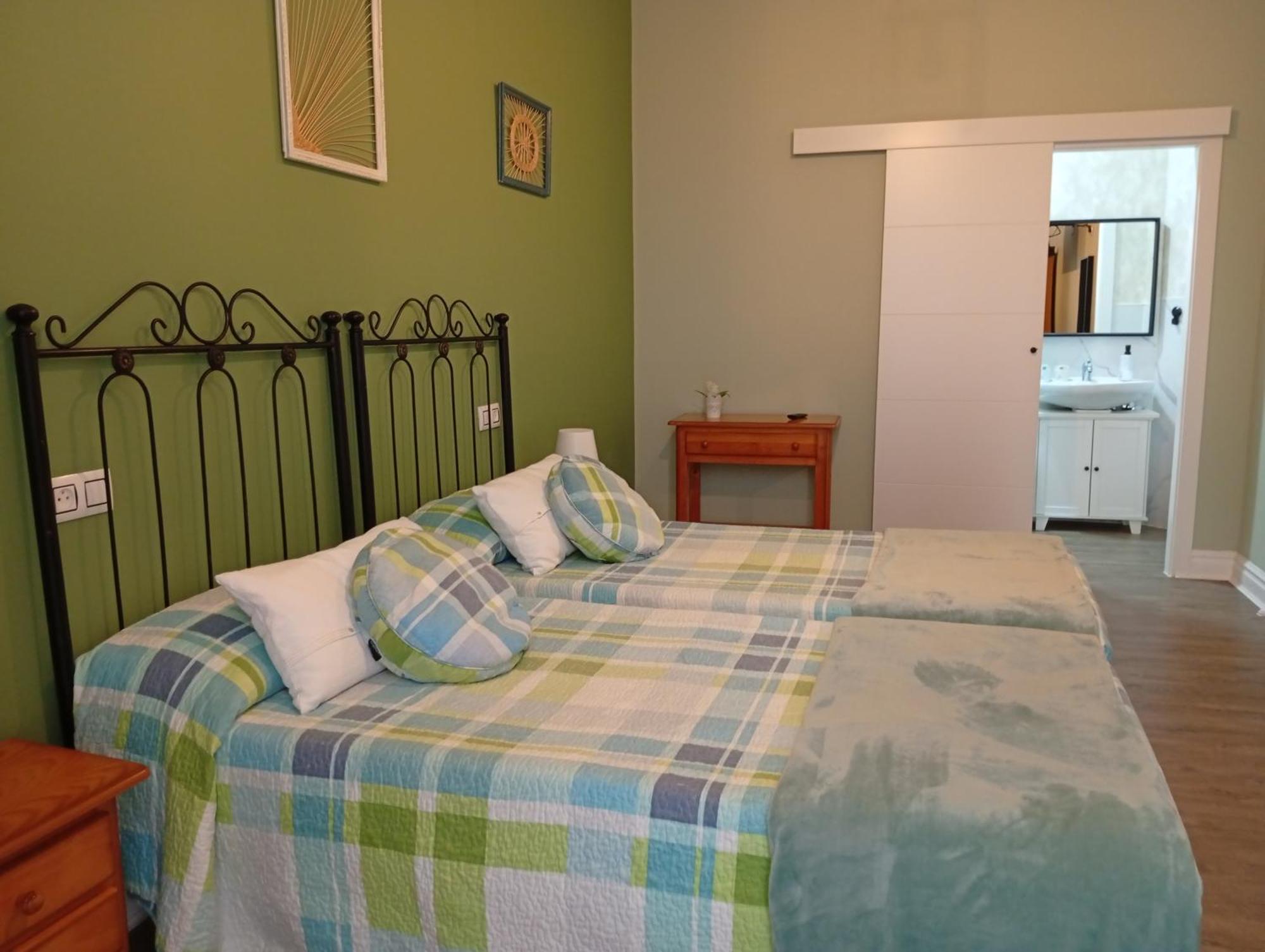 Hospedaje Don Pelayo Gijon Room photo