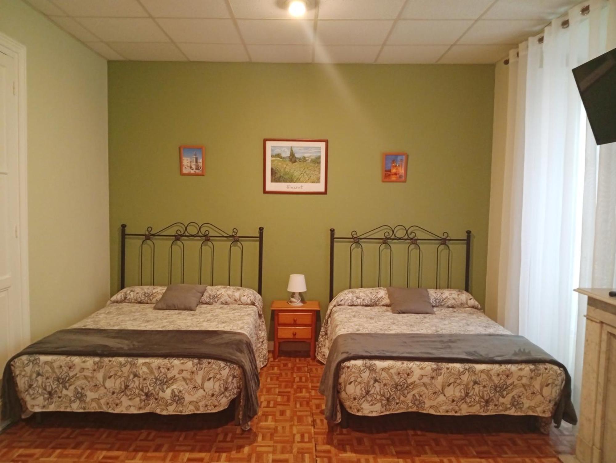 Hospedaje Don Pelayo Gijon Room photo